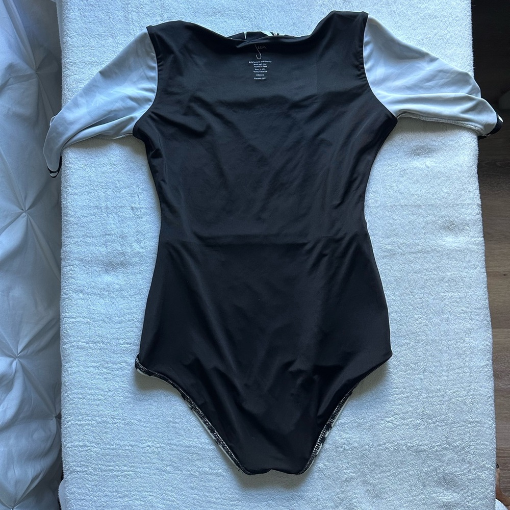Seea Zuma women’s one piece swim/surf suit - Picture 5 of 6